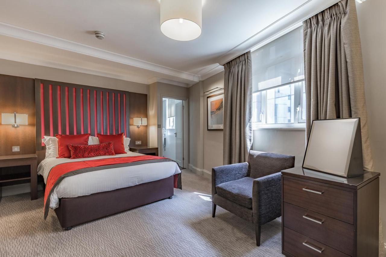 Grand Jersey Hotel And Spa Saint Helier Bagian luar foto A bedroom at the hotel