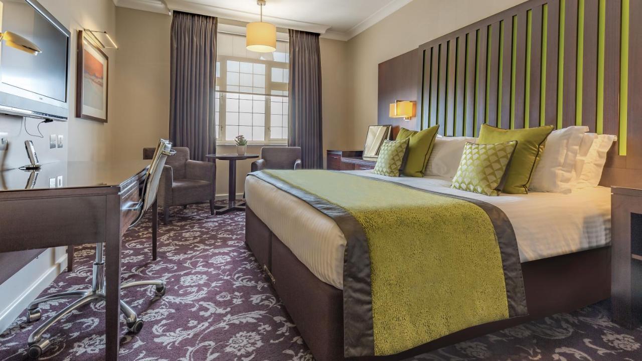 Grand Jersey Hotel And Spa Saint Helier Bagian luar foto A bedroom at the hotel