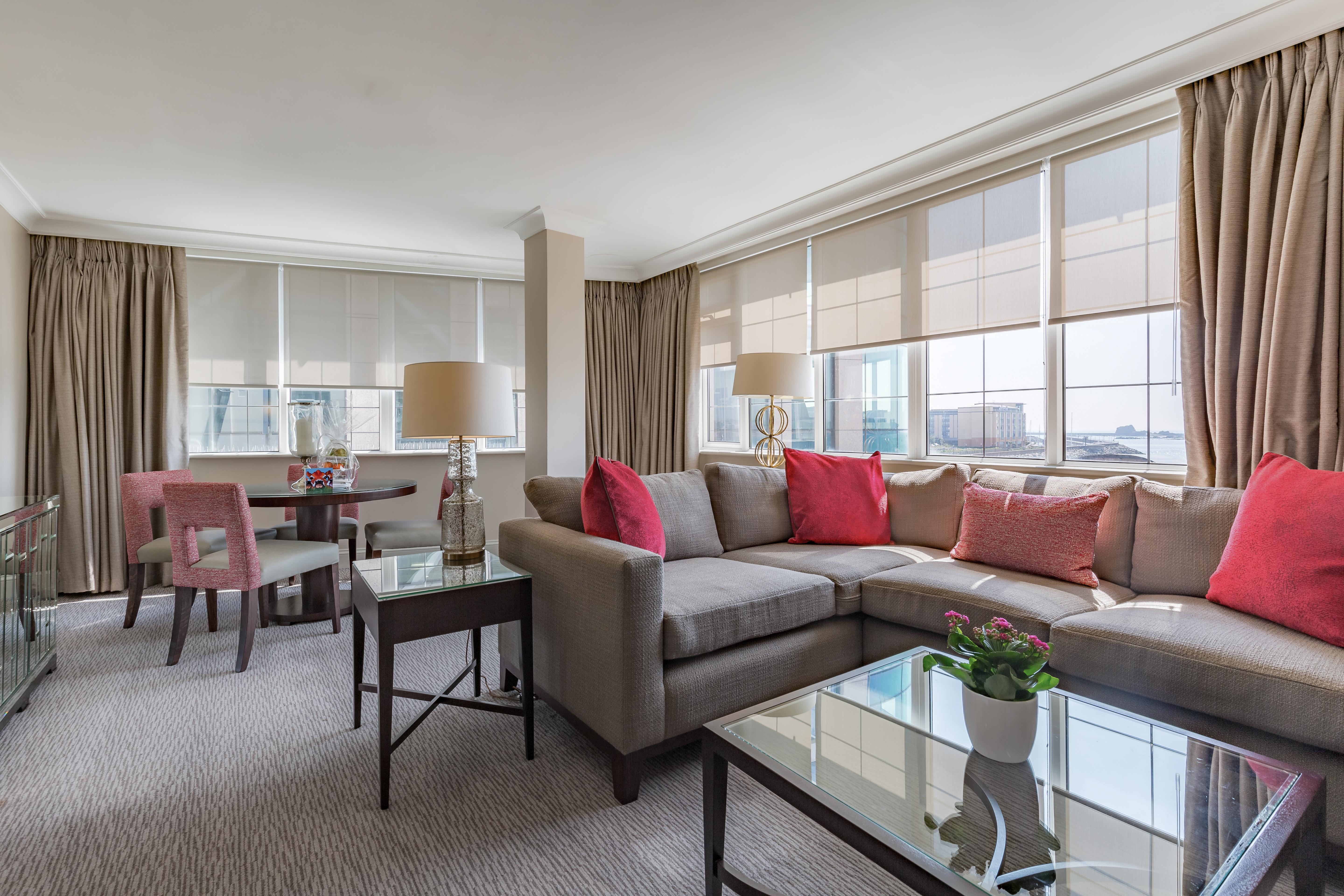 Grand Jersey Hotel And Spa Saint Helier Bagian luar foto A suite at the InterContinental London The O2