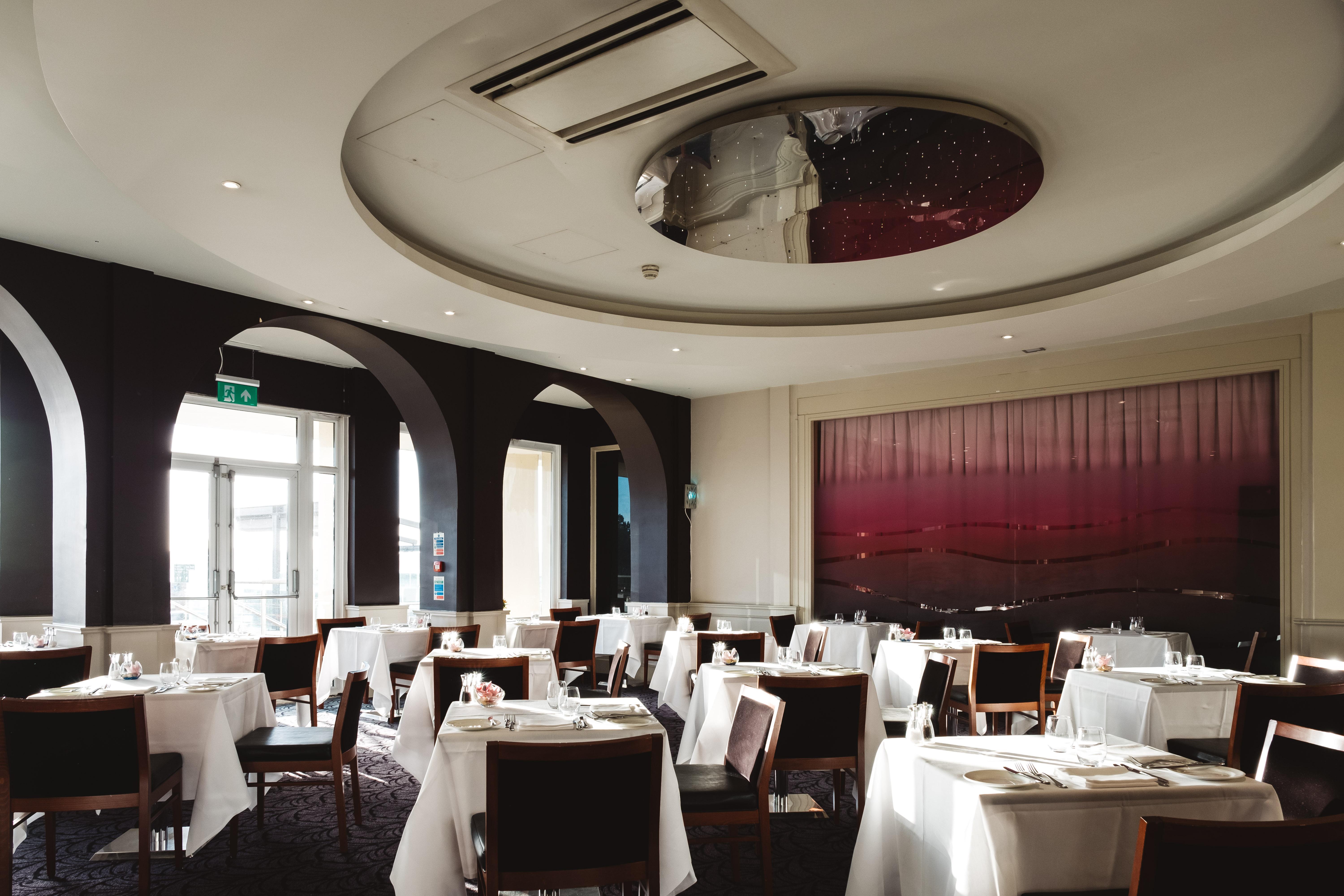 Grand Jersey Hotel And Spa Saint Helier Bagian luar foto The interior of the restaurant