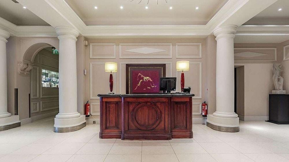 Grand Jersey Hotel And Spa Saint Helier Bagian luar foto The hotel's reception