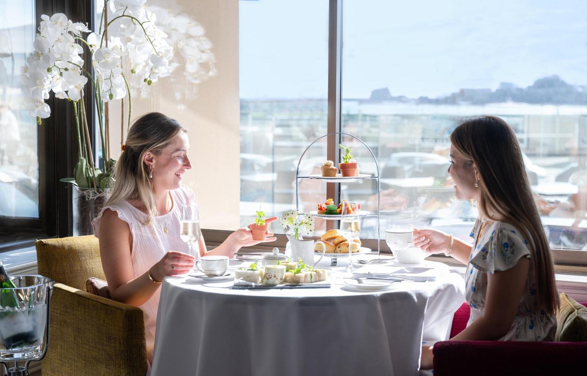 Grand Jersey Hotel And Spa Saint Helier Bagian luar foto Afternoon tea at the InterContinental London The O2