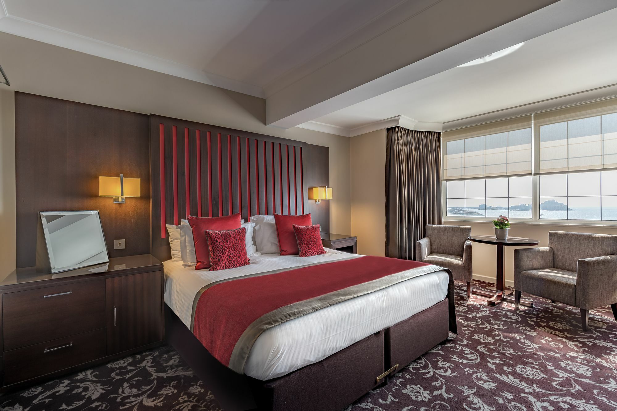 Grand Jersey Hotel And Spa Saint Helier Bagian luar foto A bedroom at the hotel