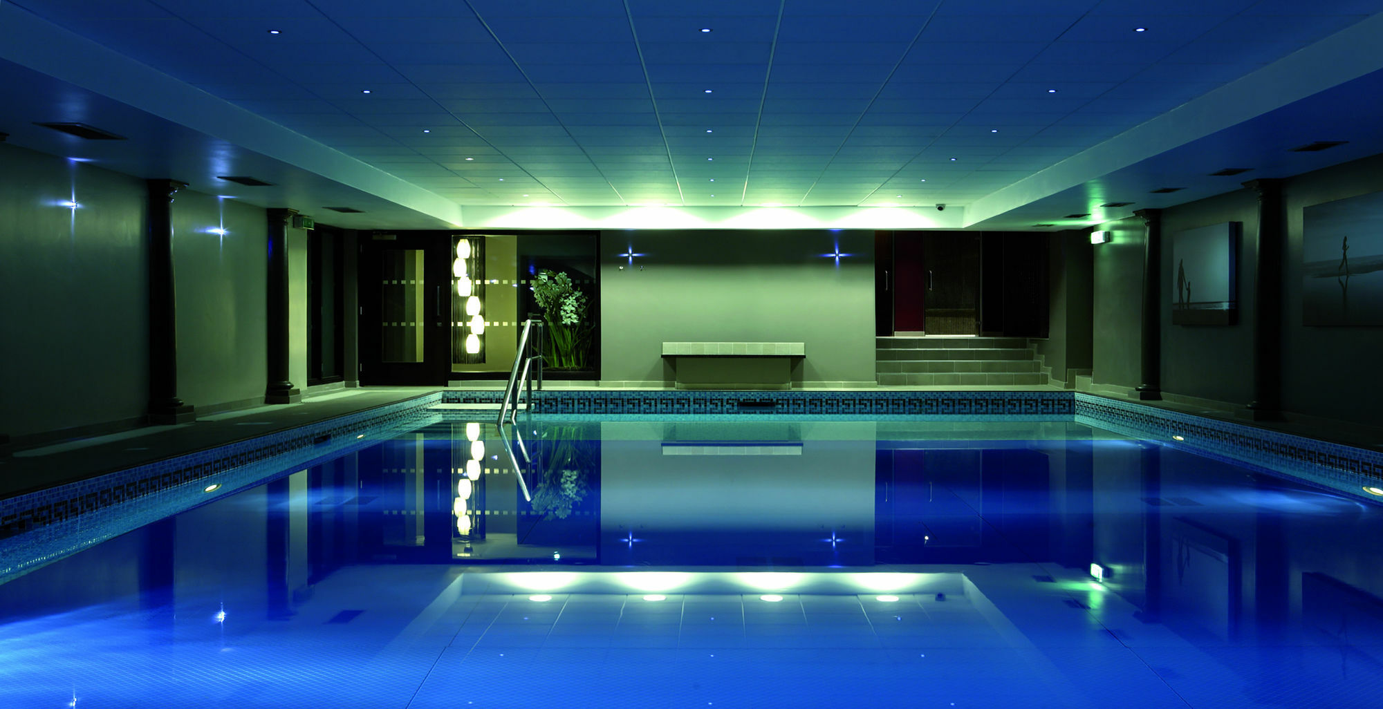 Grand Jersey Hotel And Spa Saint Helier Bagian luar foto The swimming pool at the hotel